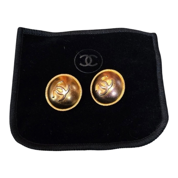 Chanel 24K Gold Plated Round Dome CC Vintage Clip Earrings - Picture 4 of 7